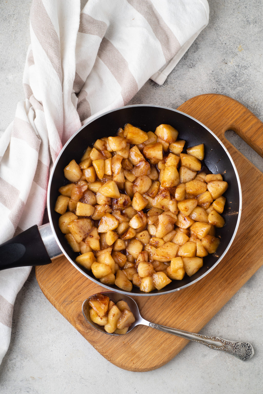 Healthy Dessert Recipe: Sauteéd Cinnamon Apples - Blogilates