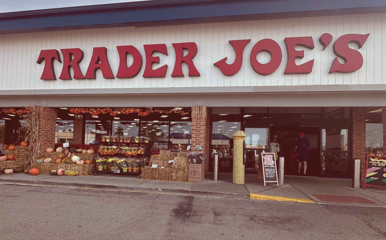 trader joe's autumn  storefront